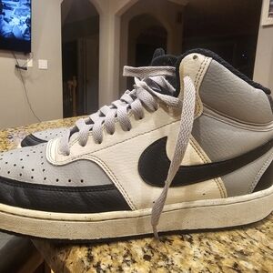 NIKE Size 9 Snickers